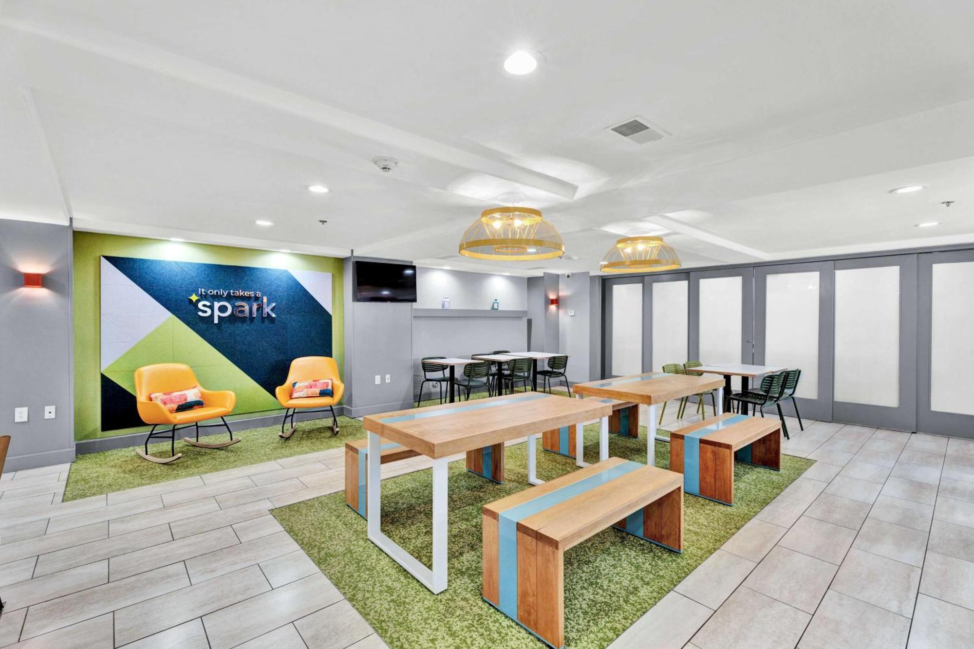 Spark By Hilton Plymouth Exteriör bild